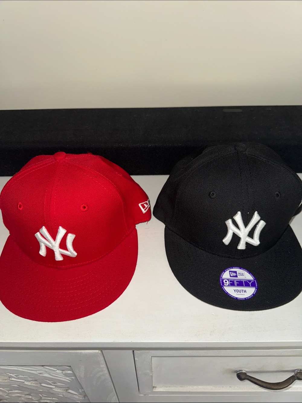 New Era Youth New York Yankees Caps in Red & Black (Duo)